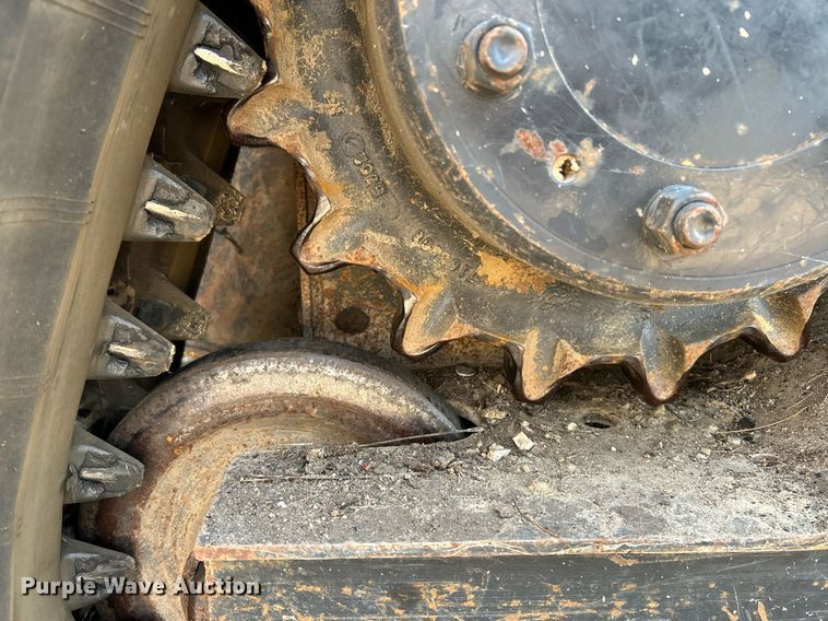 image for item NE9654 2016 Bobcat T630  tracked skid steer loader