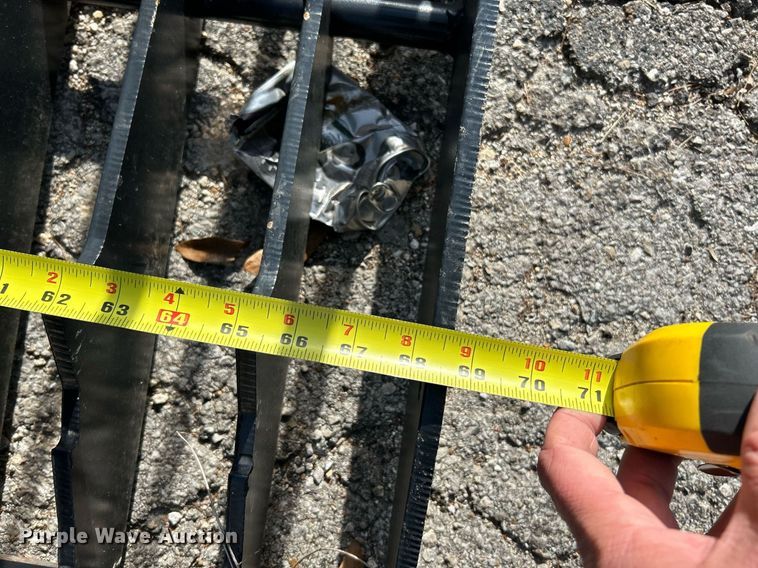 image for item NE9655 Stout HD-69-3  skid steer rock grapple bucket