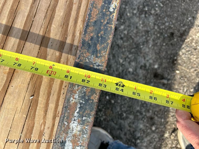 image for item NE9656 2001 Trailerman CST7182S14  equipment trailer