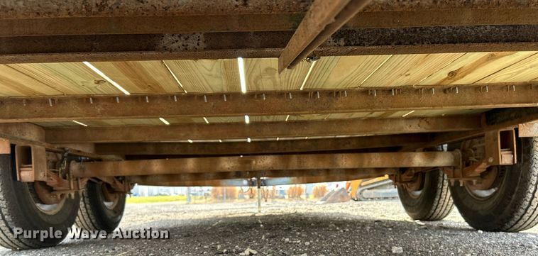 image for item NE9656 2001 Trailerman CST7182S14  equipment trailer