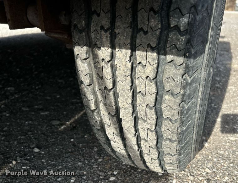 image for item NE9656 2001 Trailerman CST7182S14  equipment trailer