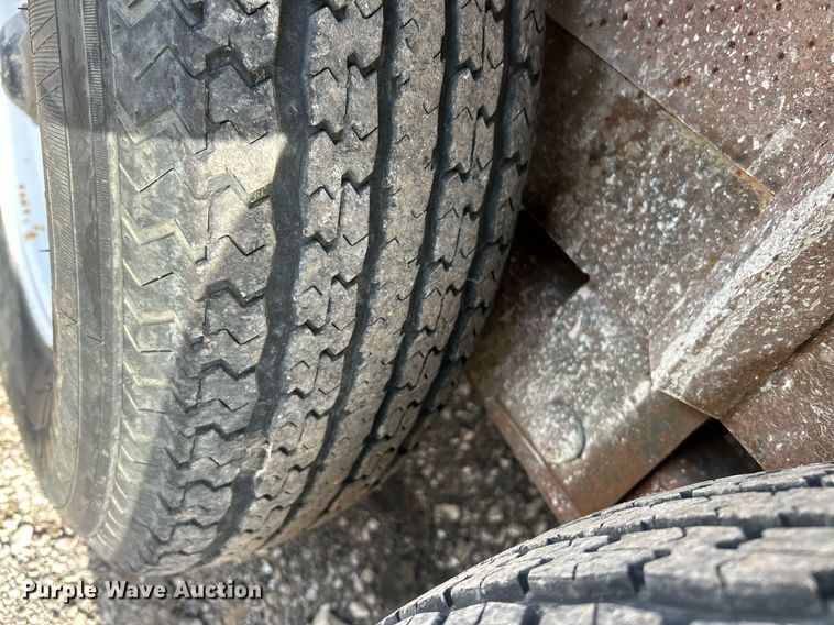 image for item NE9656 2001 Trailerman CST7182S14  equipment trailer