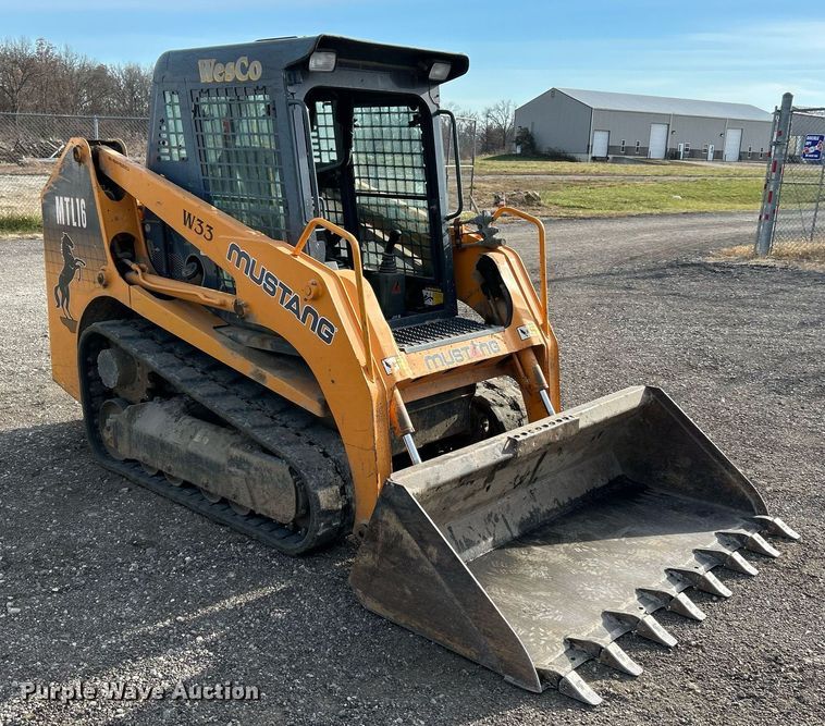 image for item NE9657 2007 Mustang MTL16  tracked skid steer loader