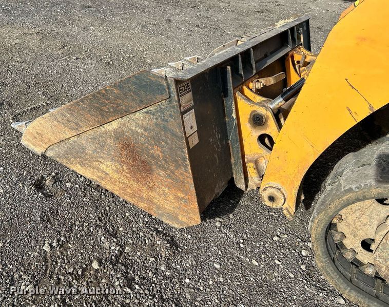 image for item NE9657 2007 Mustang MTL16  tracked skid steer loader