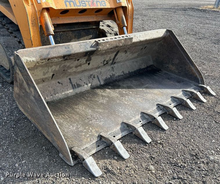 image for item NE9657 2007 Mustang MTL16  tracked skid steer loader