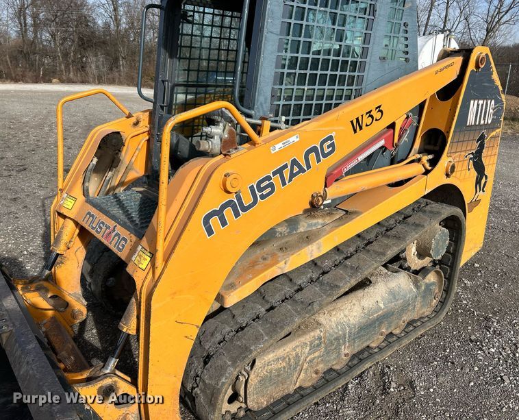 image for item NE9657 2007 Mustang MTL16  tracked skid steer loader