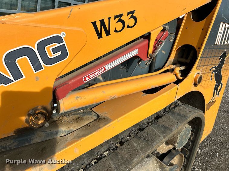 image for item NE9657 2007 Mustang MTL16  tracked skid steer loader