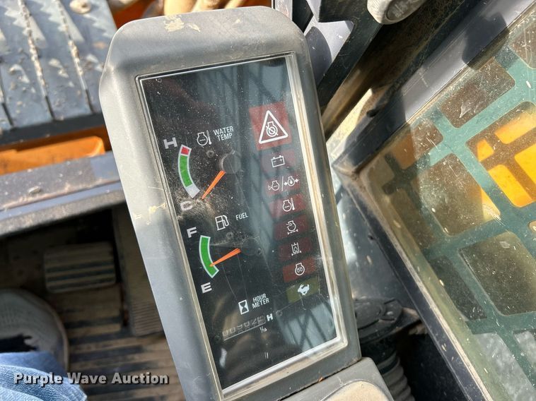 image for item NE9657 2007 Mustang MTL16  tracked skid steer loader