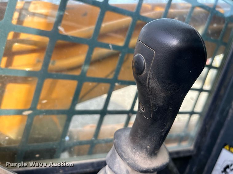 image for item NE9657 2007 Mustang MTL16  tracked skid steer loader