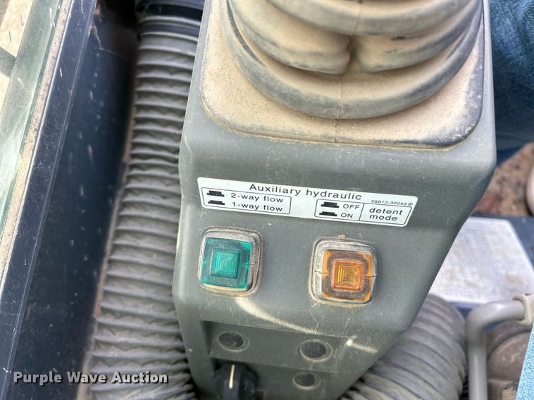 image for item NE9657 2007 Mustang MTL16  tracked skid steer loader