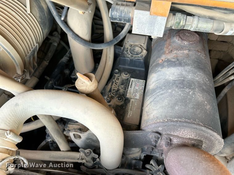 image for item NE9657 2007 Mustang MTL16  tracked skid steer loader