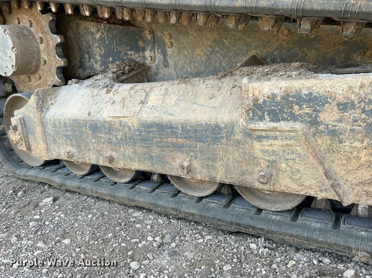 image for item NE9657 2007 Mustang MTL16  tracked skid steer loader