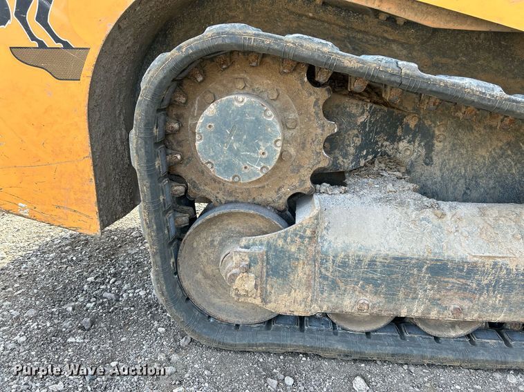 image for item NE9657 2007 Mustang MTL16  tracked skid steer loader