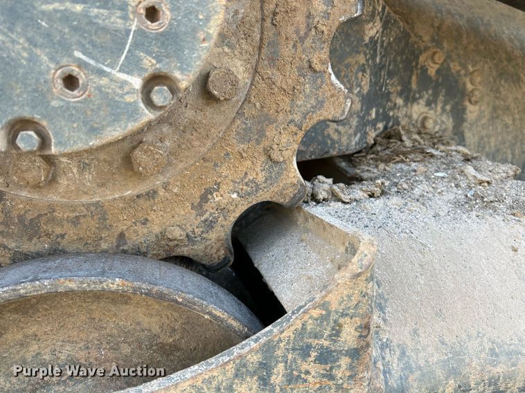 image for item NE9657 2007 Mustang MTL16  tracked skid steer loader