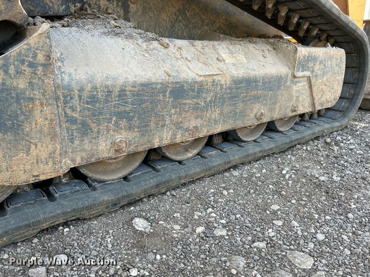 image for item NE9657 2007 Mustang MTL16  tracked skid steer loader