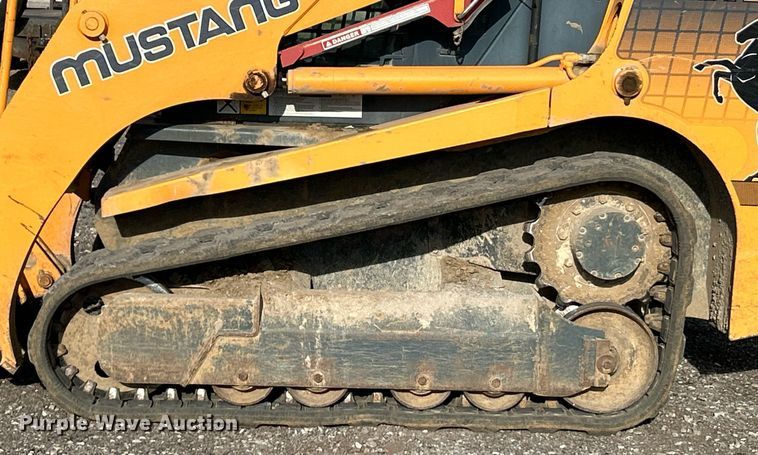 image for item NE9657 2007 Mustang MTL16  tracked skid steer loader