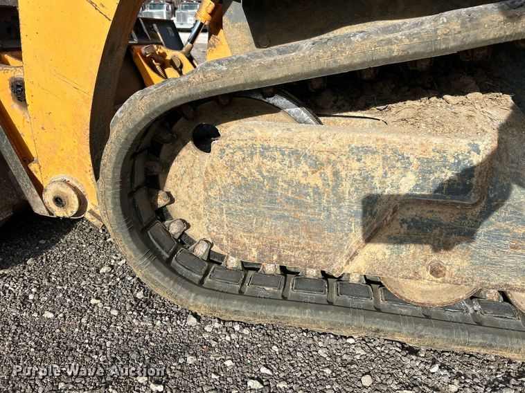 image for item NE9657 2007 Mustang MTL16  tracked skid steer loader