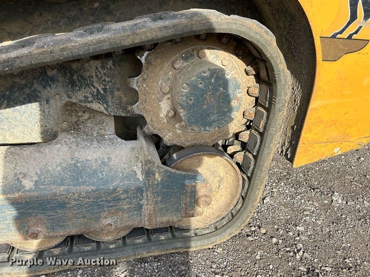 image for item NE9657 2007 Mustang MTL16  tracked skid steer loader