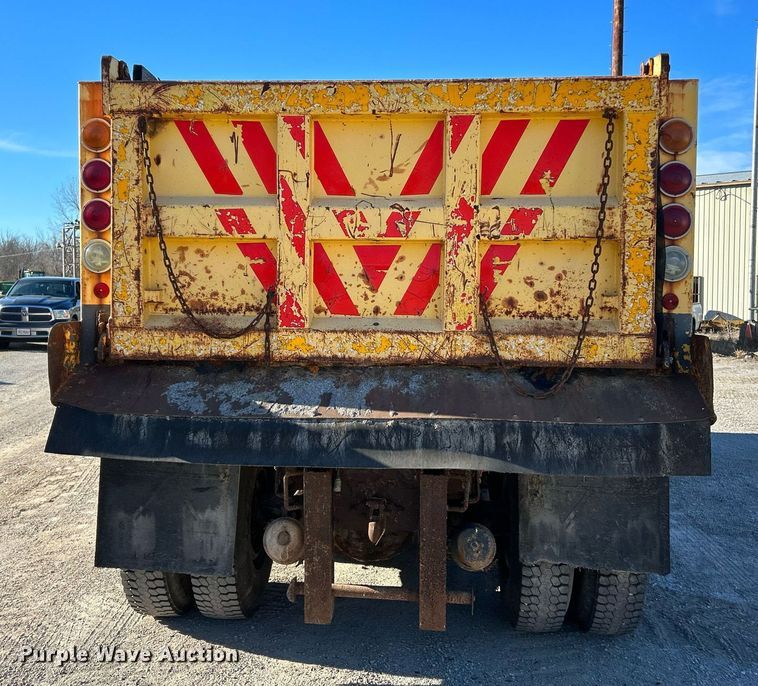 image for item NE9658 2002 Sterling L7500  dump truck