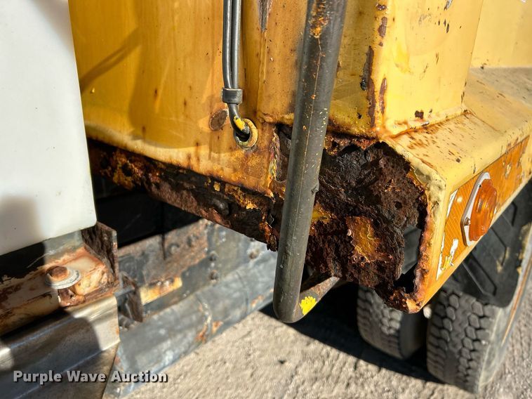 image for item NE9658 2002 Sterling L7500  dump truck