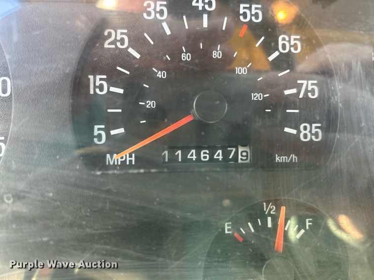 image for item NE9658 2002 Sterling L7500  dump truck