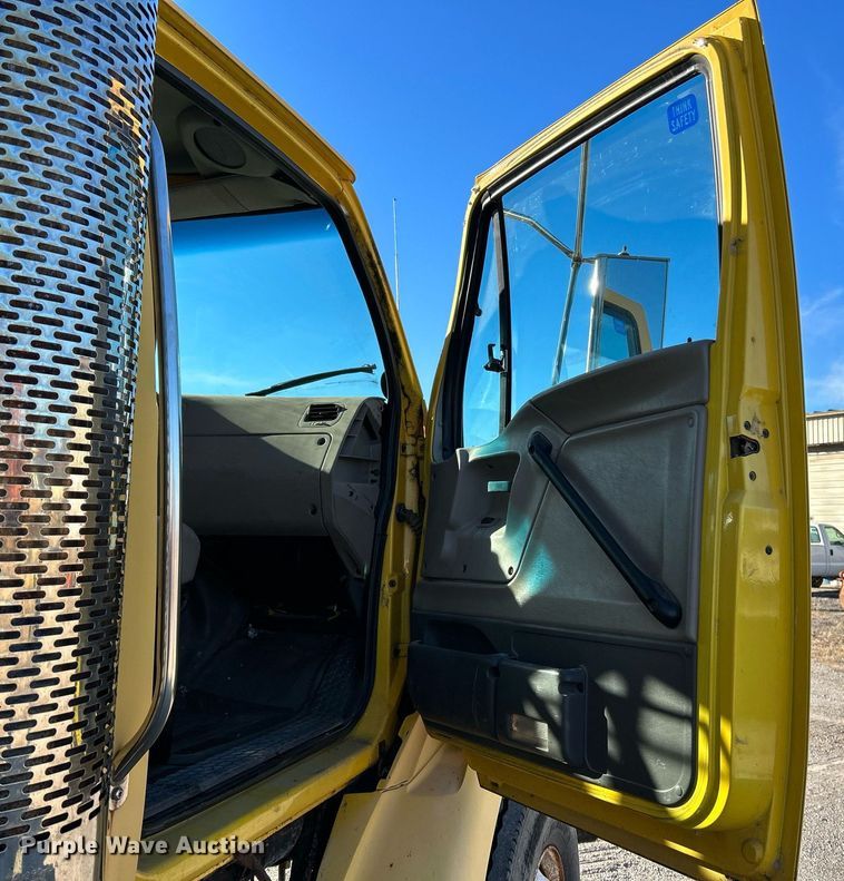 image for item NE9658 2002 Sterling L7500  dump truck