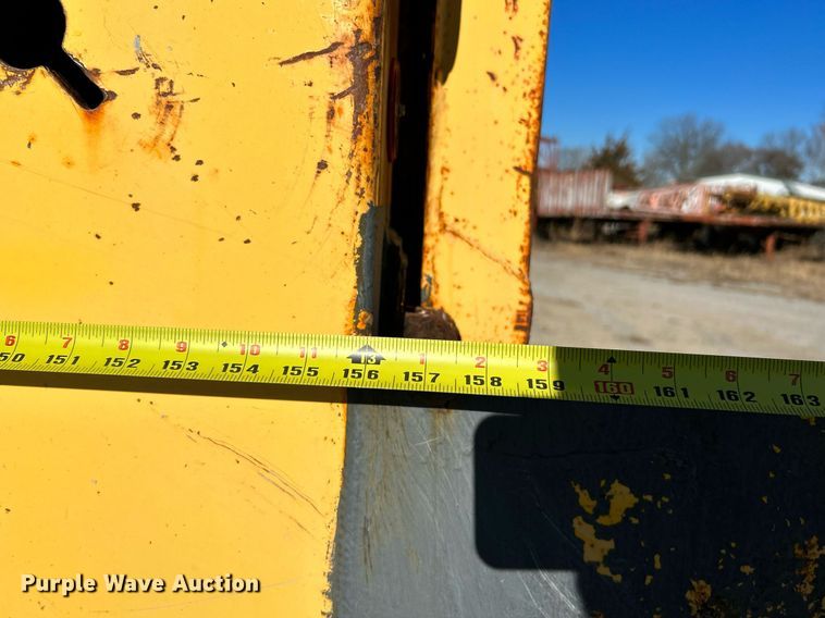 image for item NE9658 2002 Sterling L7500  dump truck