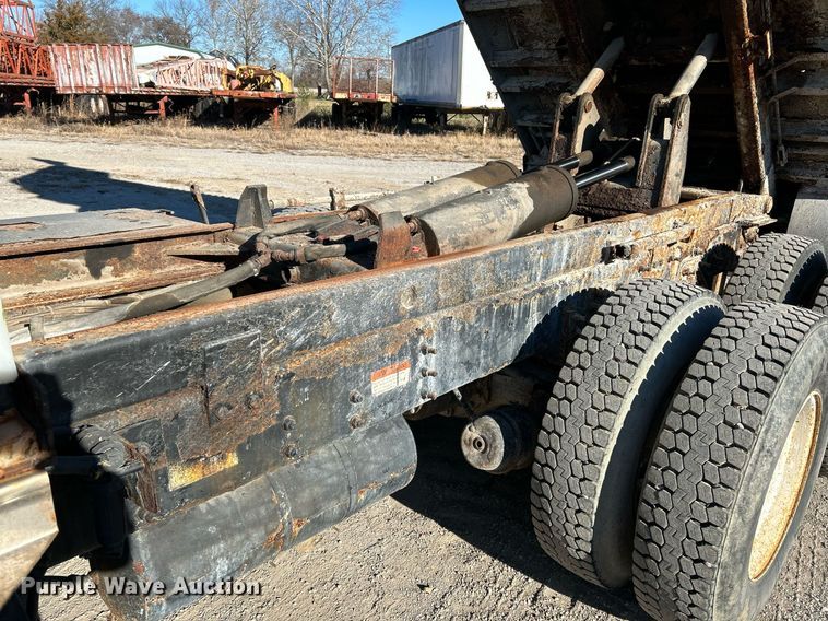 image for item NE9658 2002 Sterling L7500  dump truck