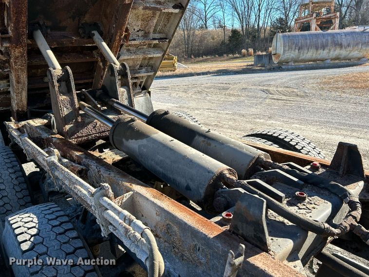 image for item NE9658 2002 Sterling L7500  dump truck
