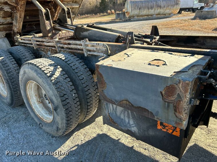 image for item NE9658 2002 Sterling L7500  dump truck