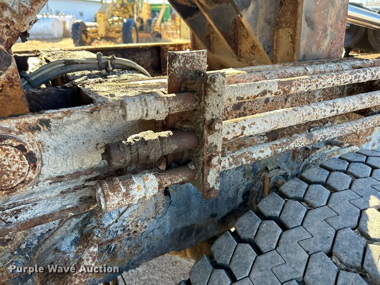 image for item NE9658 2002 Sterling L7500  dump truck