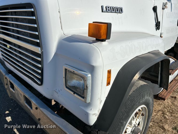 image for item NE9659 1995 Ford L8000  dump truck