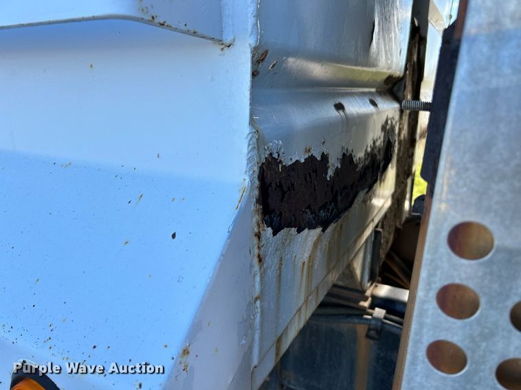 image for item NE9659 1995 Ford L8000  dump truck