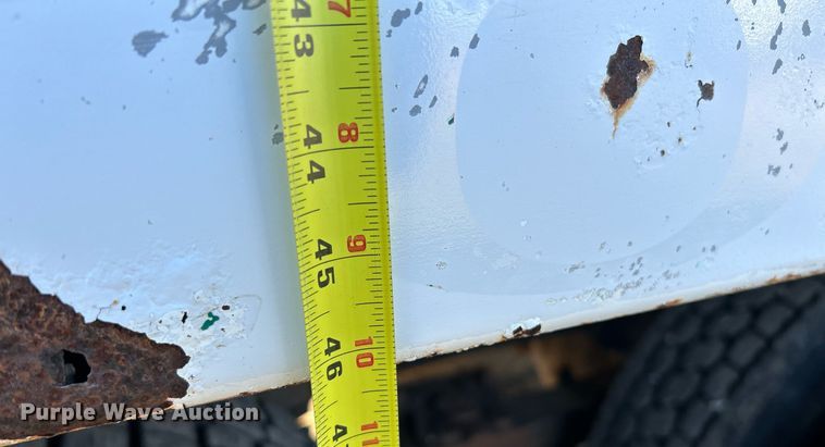 image for item NE9659 1995 Ford L8000  dump truck