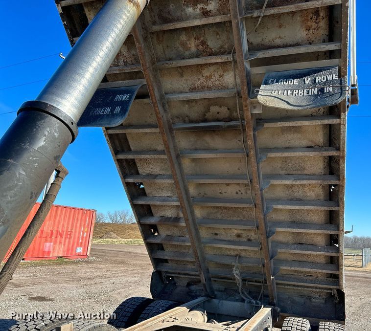 image for item NE9659 1995 Ford L8000  dump truck