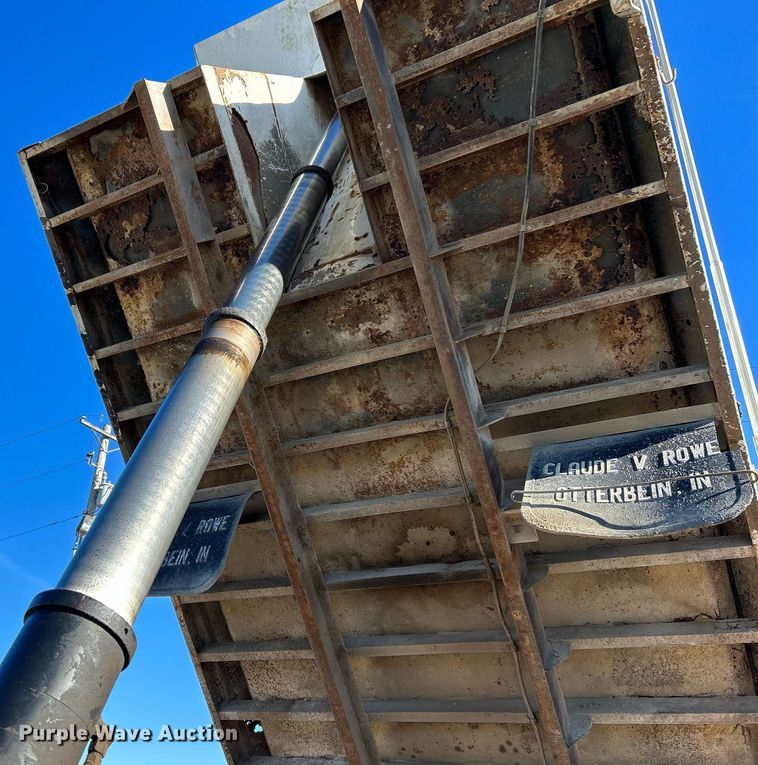 image for item NE9659 1995 Ford L8000  dump truck