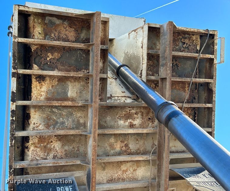 image for item NE9659 1995 Ford L8000  dump truck