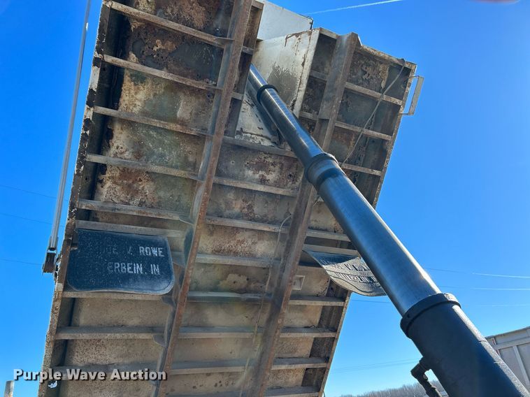 image for item NE9659 1995 Ford L8000  dump truck