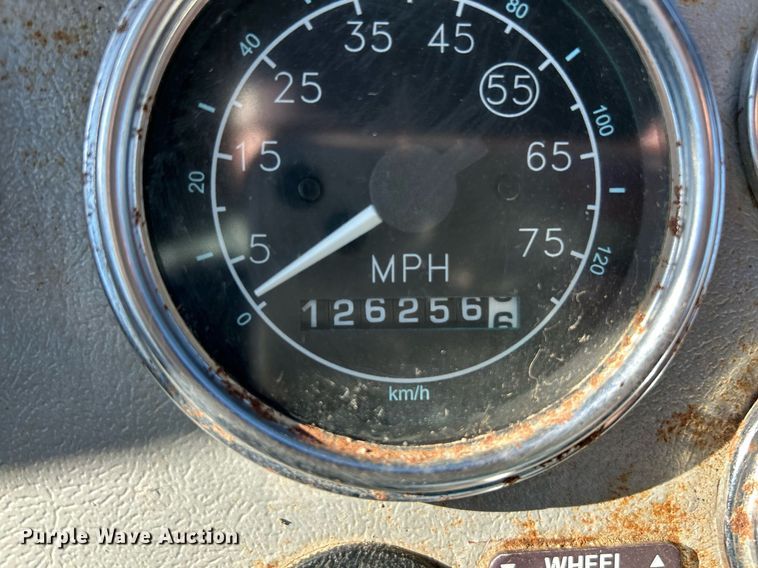 image for item NE9659 1995 Ford L8000  dump truck