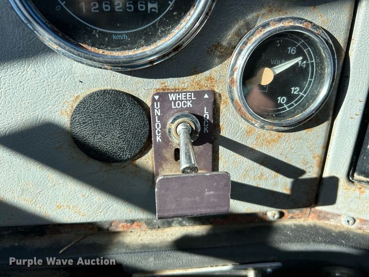 image for item NE9659 1995 Ford L8000  dump truck