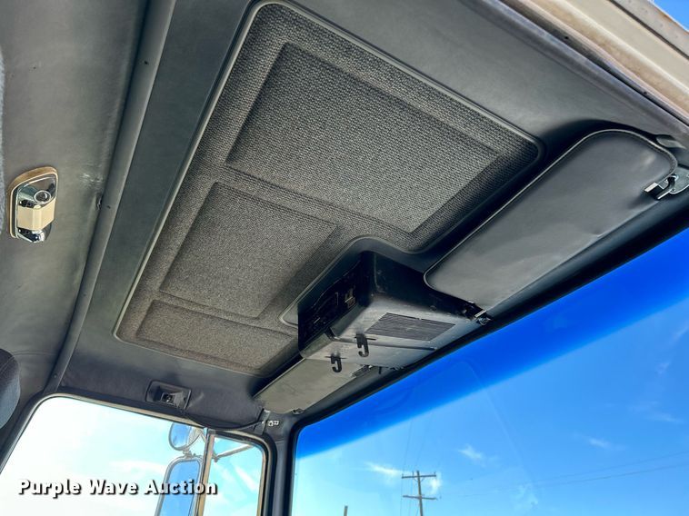 image for item NE9659 1995 Ford L8000  dump truck