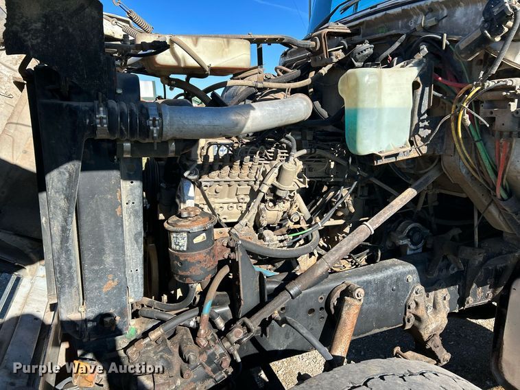 image for item NE9659 1995 Ford L8000  dump truck