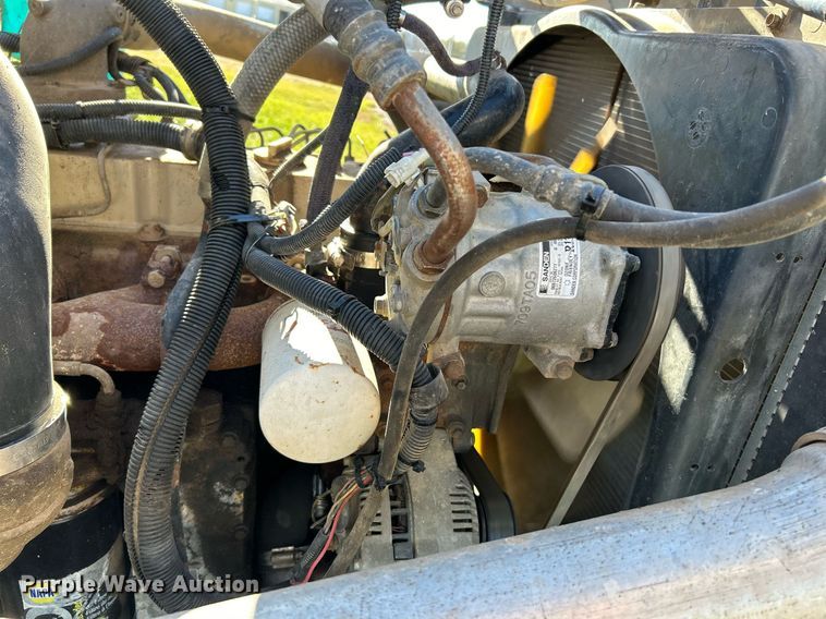 image for item NE9659 1995 Ford L8000  dump truck