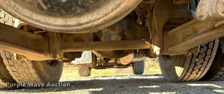 image for item NE9659 1995 Ford L8000  dump truck