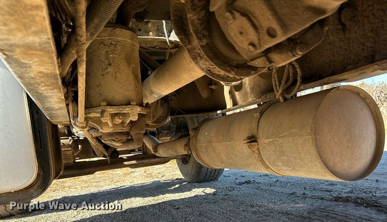 image for item NE9659 1995 Ford L8000  dump truck