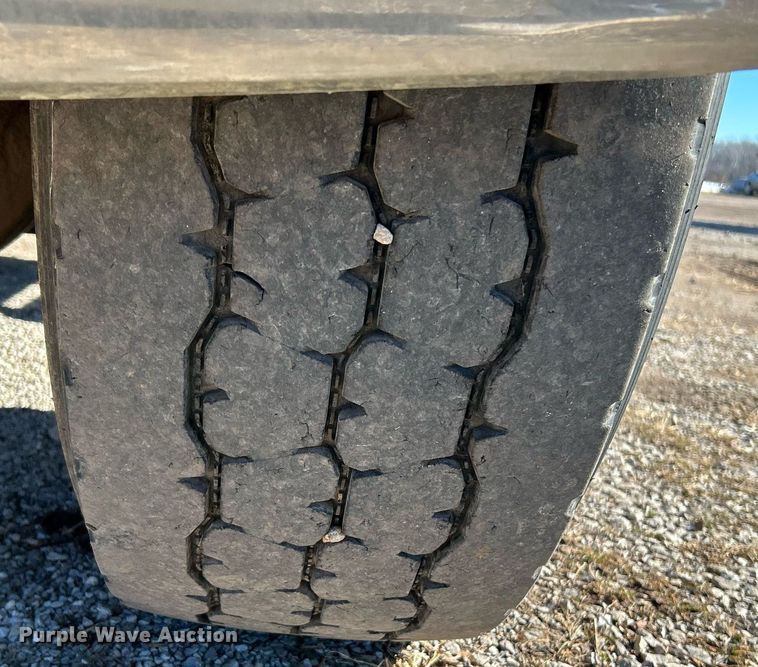 image for item NE9659 1995 Ford L8000  dump truck