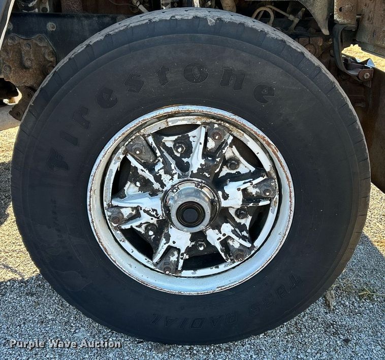 image for item NE9659 1995 Ford L8000  dump truck