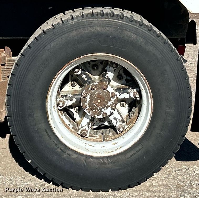 image for item NE9659 1995 Ford L8000  dump truck