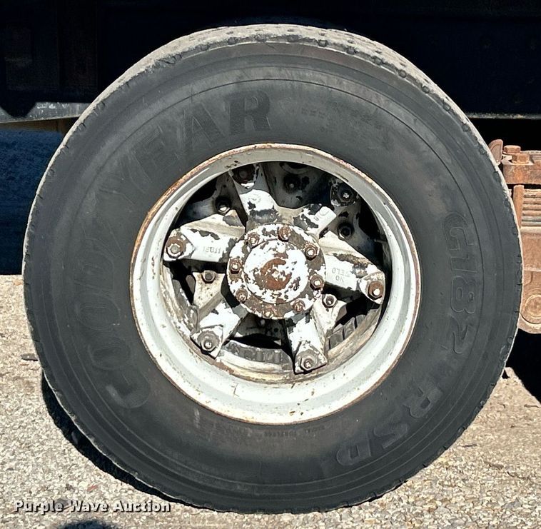 image for item NE9659 1995 Ford L8000  dump truck