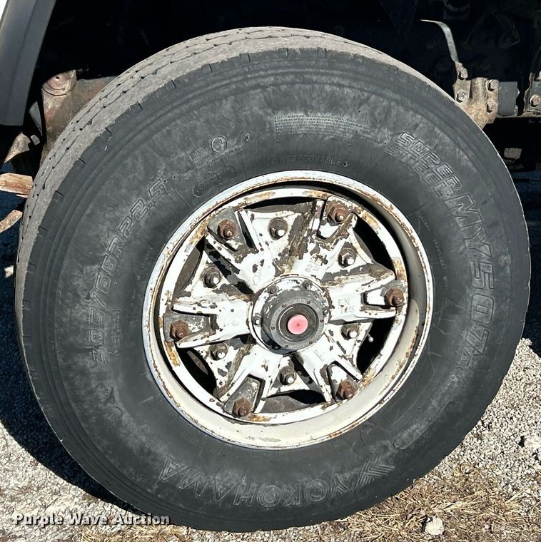 image for item NE9659 1995 Ford L8000  dump truck